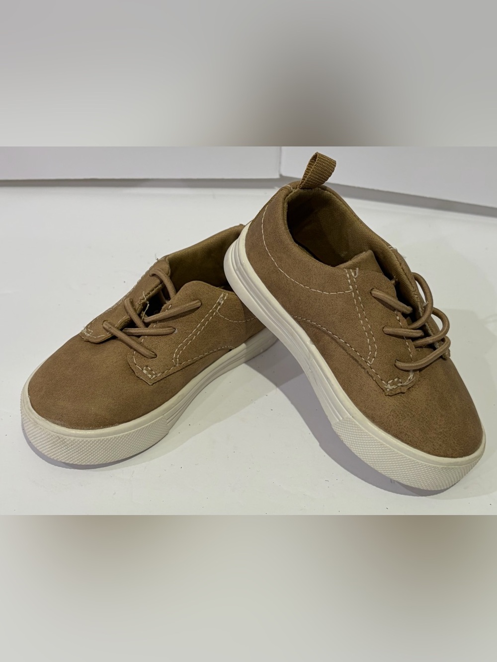 OshKosh B'gosh Putney Oxford Kids Sneakers 5 EUC